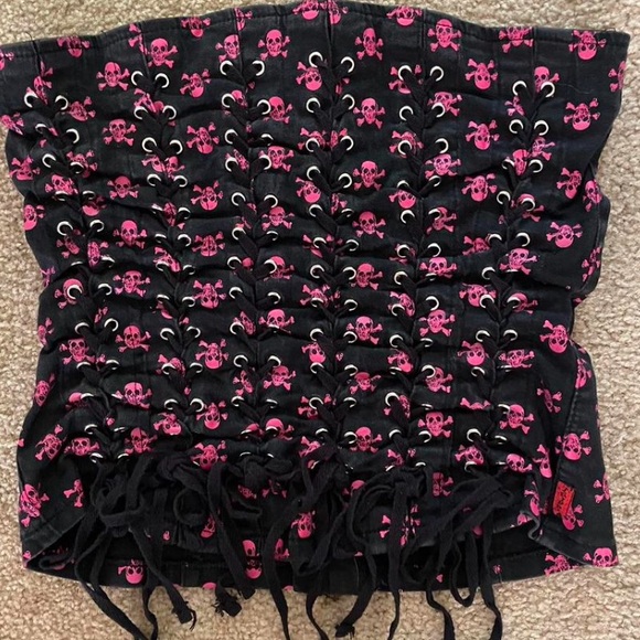 MAJOR PINK MALL GOTH TOPS ISO!!💕🕷️ - Picture 5 of 9